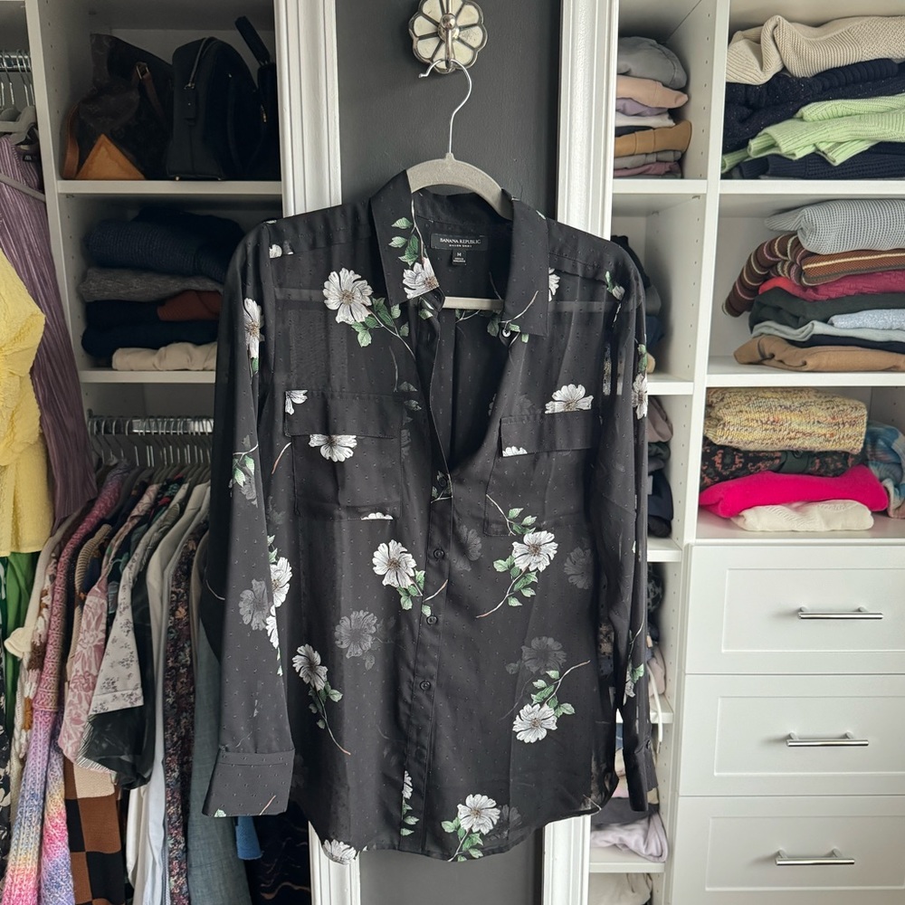 Banana Republic sheer floral button-down top - size M